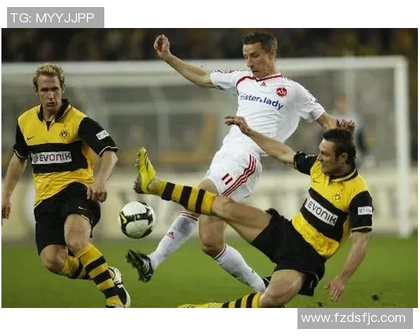 南京足球队包夹战术的创新与发展全景分析 南京足球队包夹战术的创新与发展全景分析