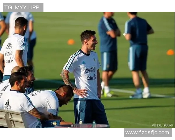 南美足球明星风采展示与精彩瞬间回顾，感受激情与荣耀的完美结合