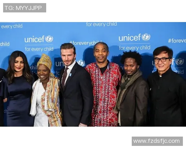 成龙与足球明星亲密互动精彩瞬间视频分享让你大开眼界 成龙与足球明星亲密互动精彩瞬间视频分享让你大开眼界