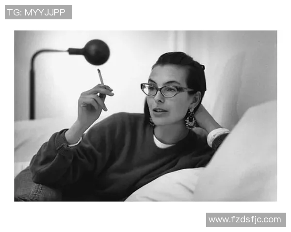 白发黑人足球明星的传奇人生与不屈精神展现了运动员的无限魅力与坚持信念